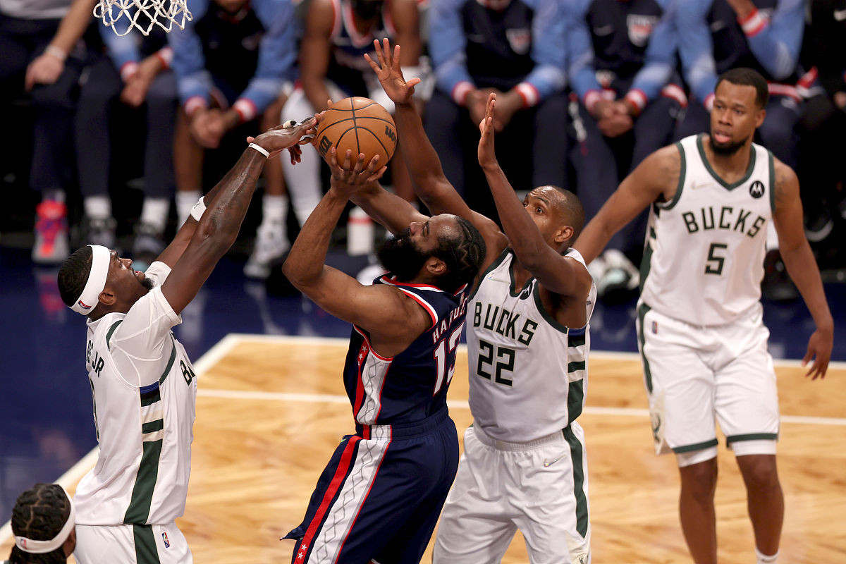 包含12月19日NBA常规赛猛龙vs雄鹿直播前瞻分析的词条