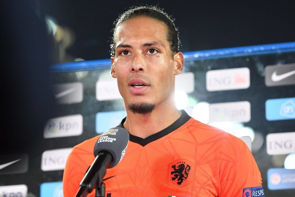 荷兰队名单：范迪克领衔防线赖因德斯赫拉芬贝赫在列的简单介绍