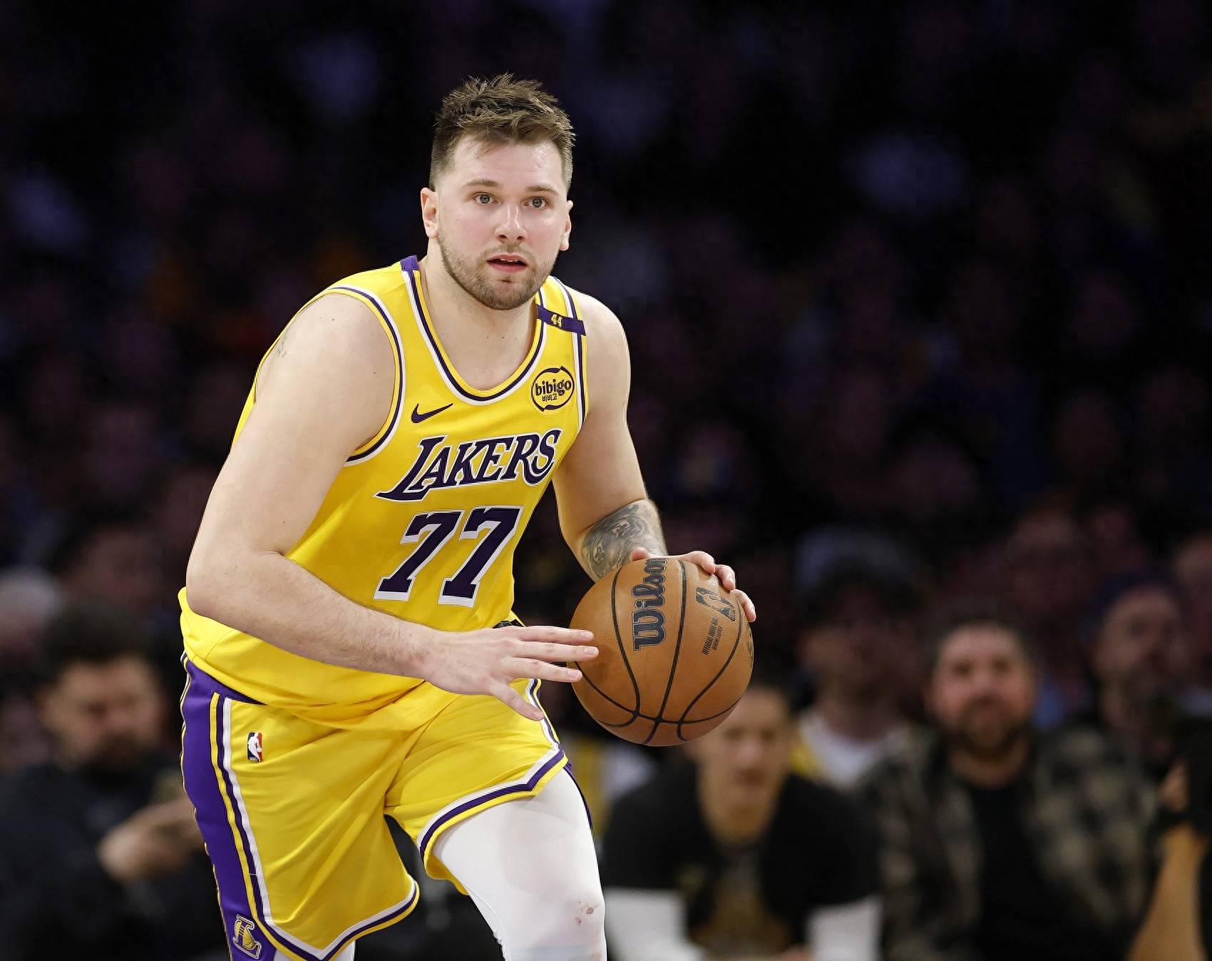 湖人季前赛谨慎起航：东契奇缺席首两战的背后的简单介绍