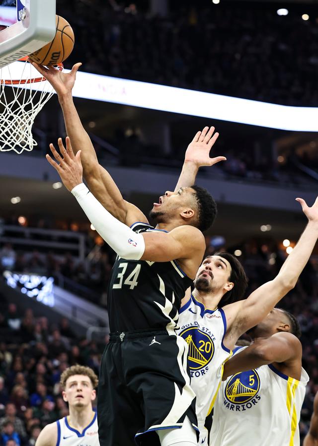 包含勇士正式签下前骑士雄鹿内线，但他在夏季联赛中的表现一塌糊涂？的词条