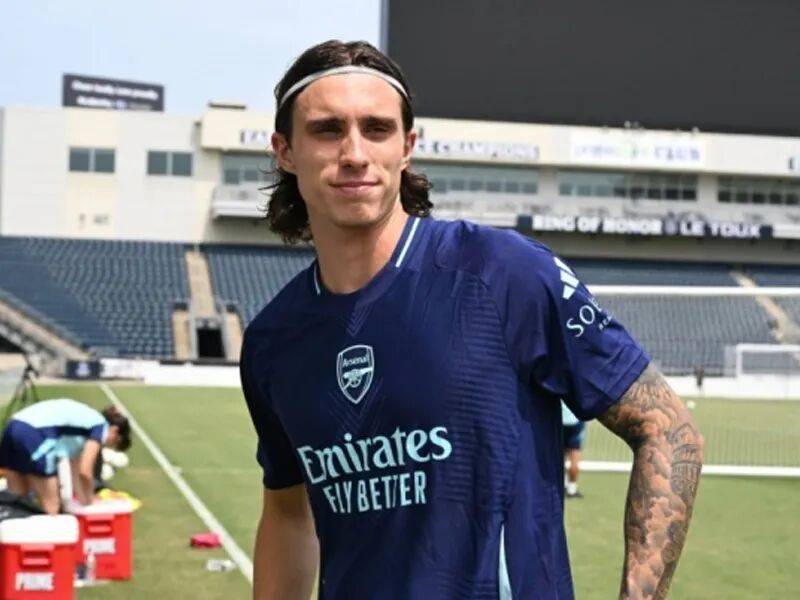 包含央视直播英超豪门，阿森纳面对新帅，可反超利物的词条