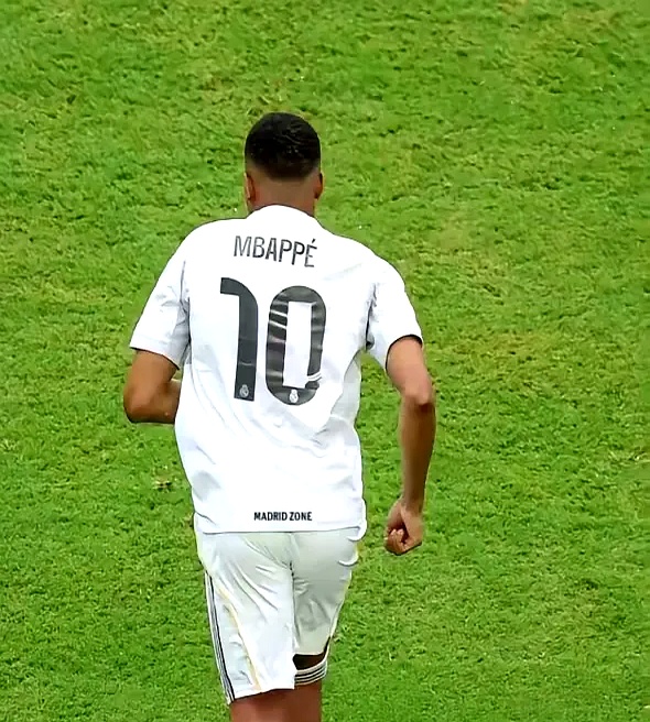 一通电话让皇马队长泪流满面，弗洛伦蒂诺到底说了什么？的简单介绍