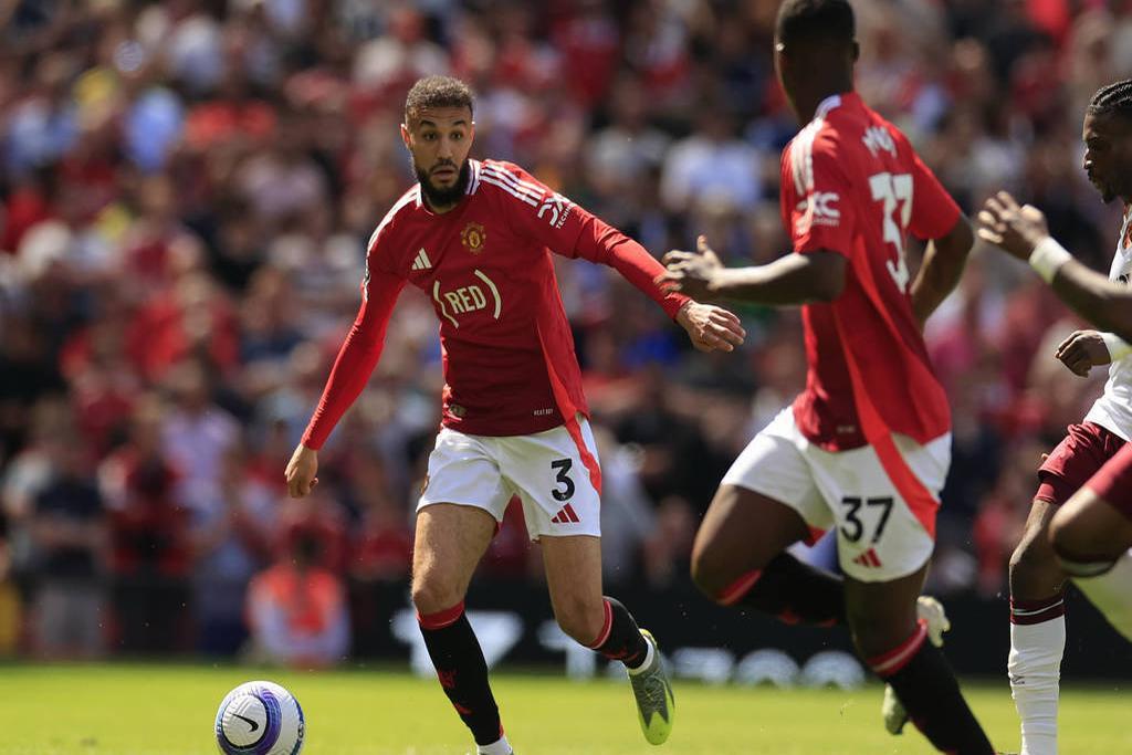 关于观战台:利物浦拼热刺曼城巴萨冲七连胜的信息