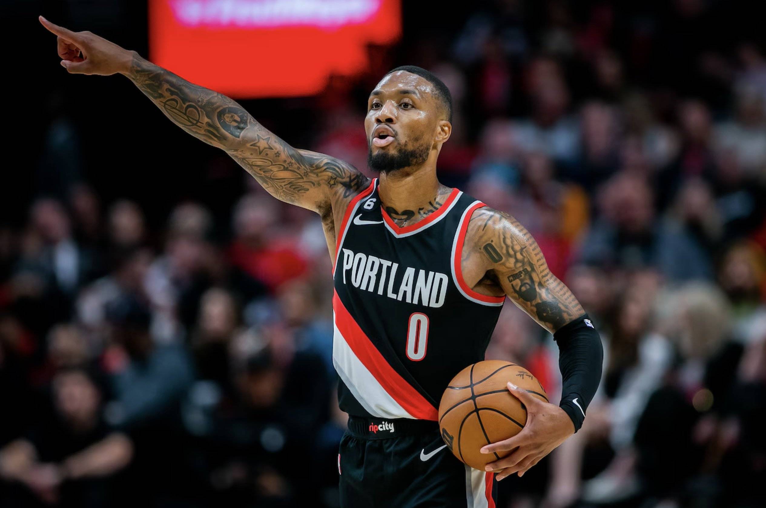 关于3年4200万美元！开拓者官宣签约利拉德：五大数据排名队史第一的信息