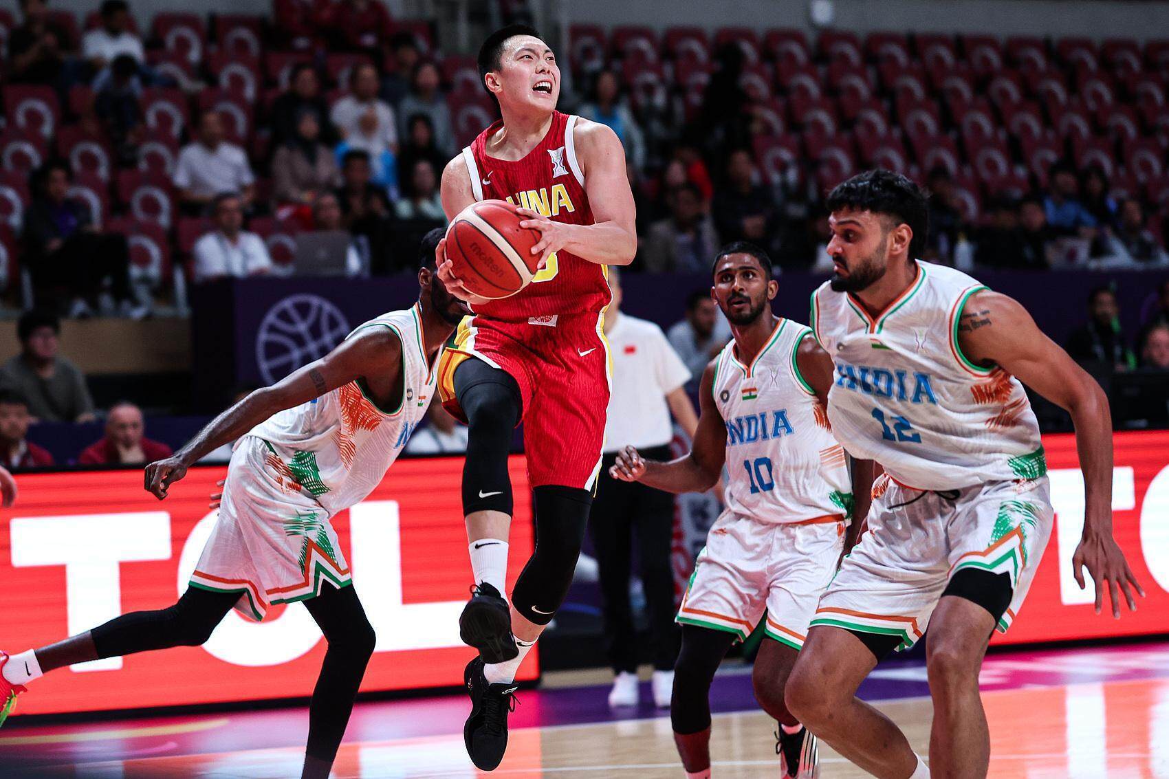 关于男篮热身赛-余嘉豪两双胡明轩13分中国胜荷兰的信息