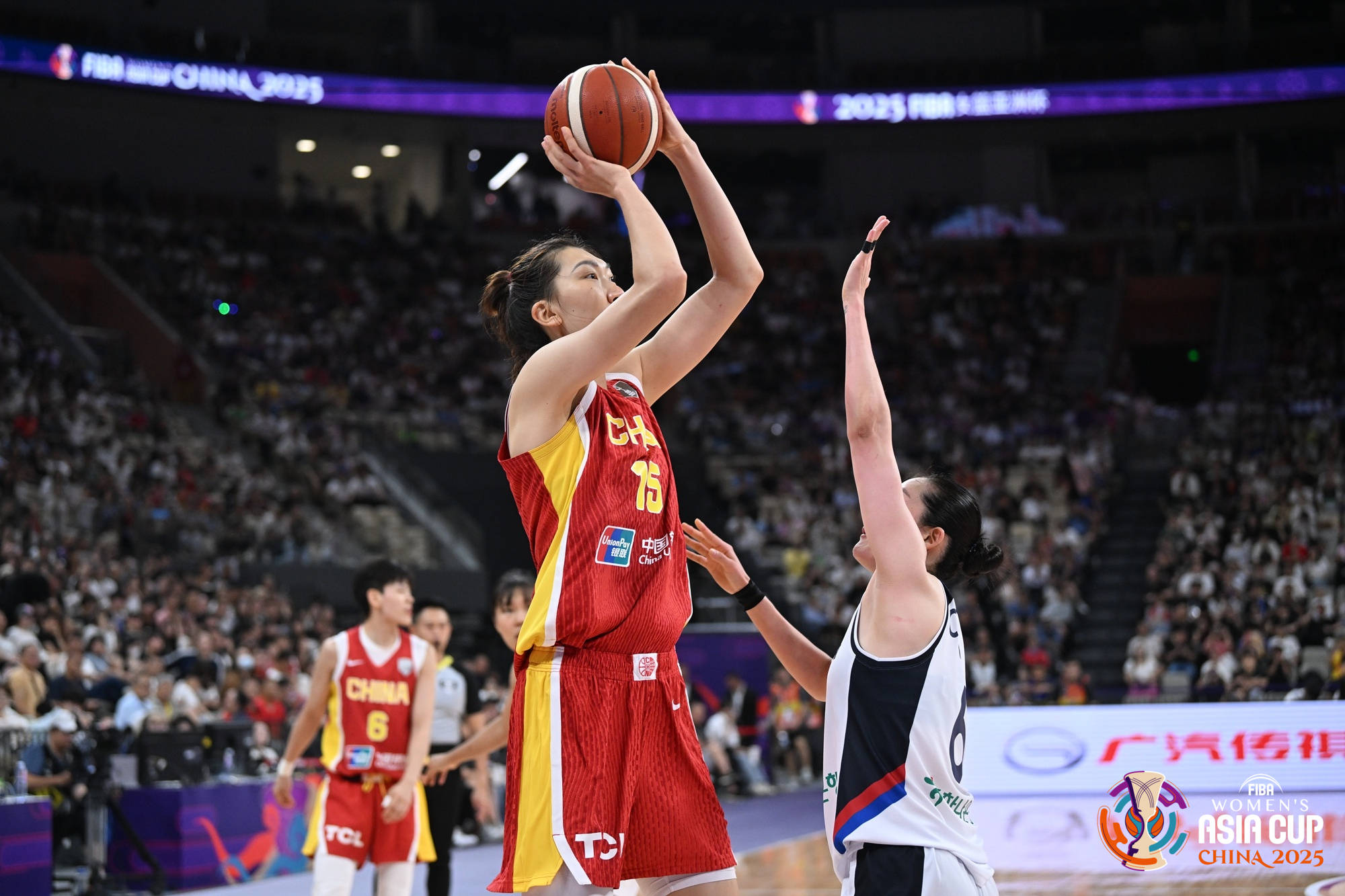 无解！张子宇10分钟砍12分“双塔”组合轮番制霸内线的简单介绍