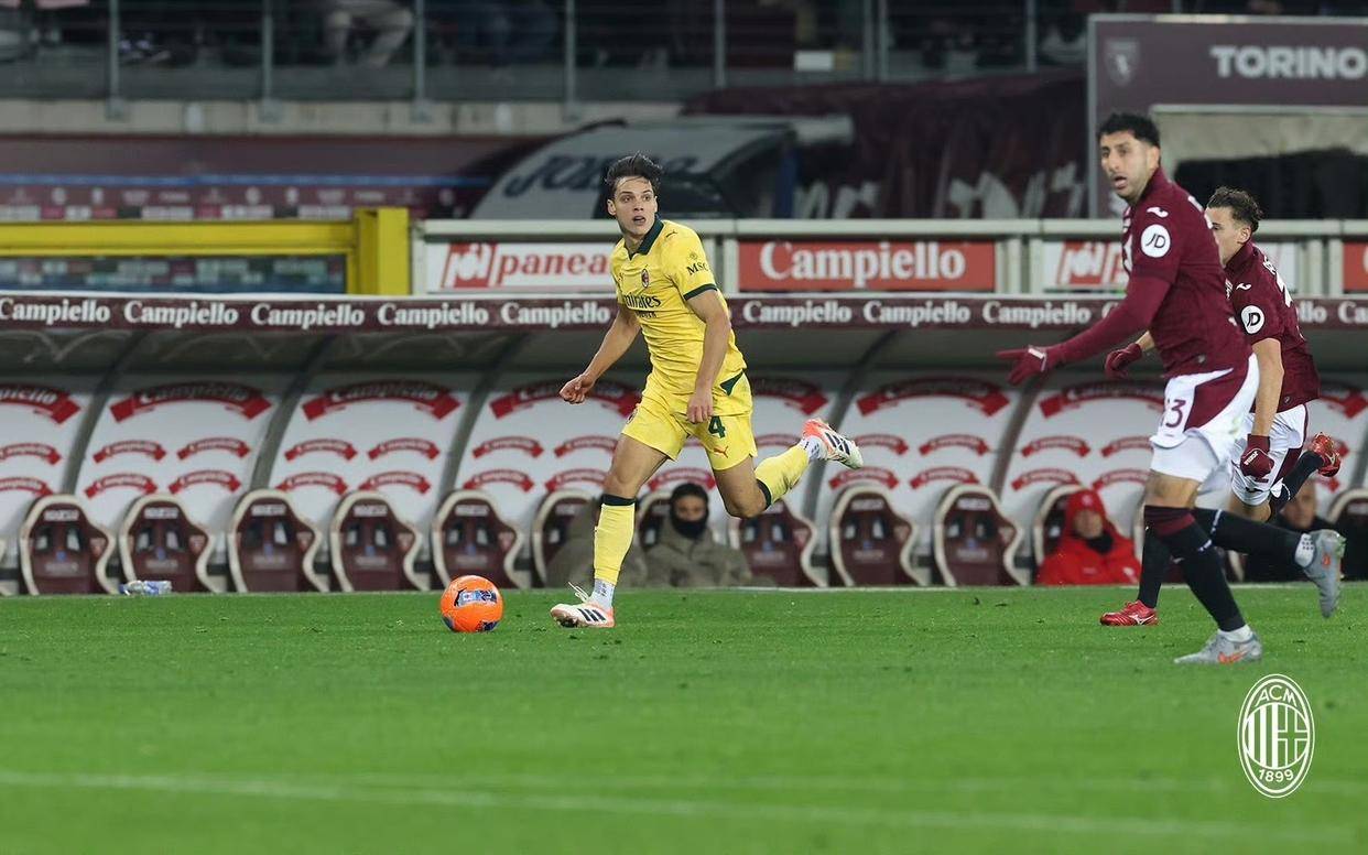 关于AC米兰重磅消息：目标大巴黎替补，46场25球中锋，等待8月捡漏！的信息