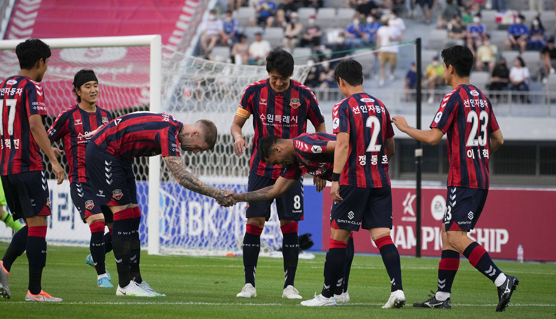 包含韩职亚冠资格争夺战：光州FC主场能否掀翻金泉尚武的词条