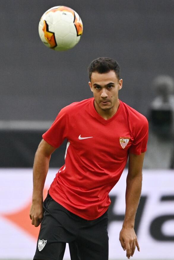 放不下！马蒂奇晒2023年欧联决赛手球争议：这是点球吗？的简单介绍