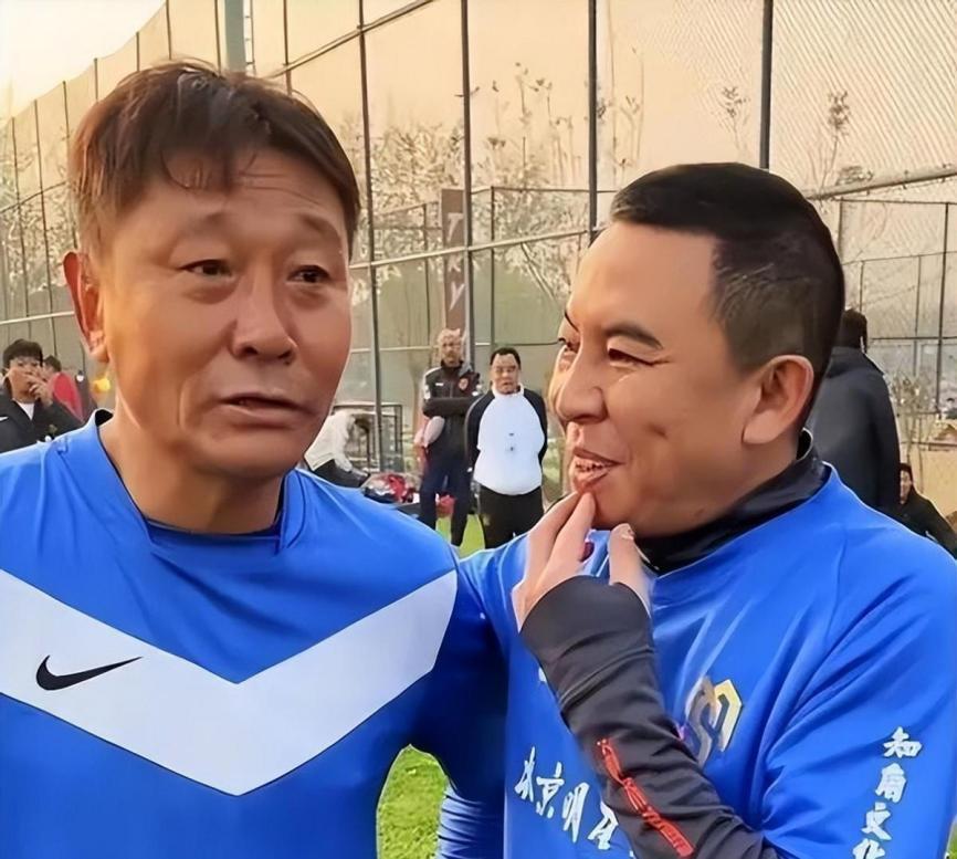 关于20年前，那个让那英甘愿“未婚生子”的前国脚高峰，如今过得怎样的信息