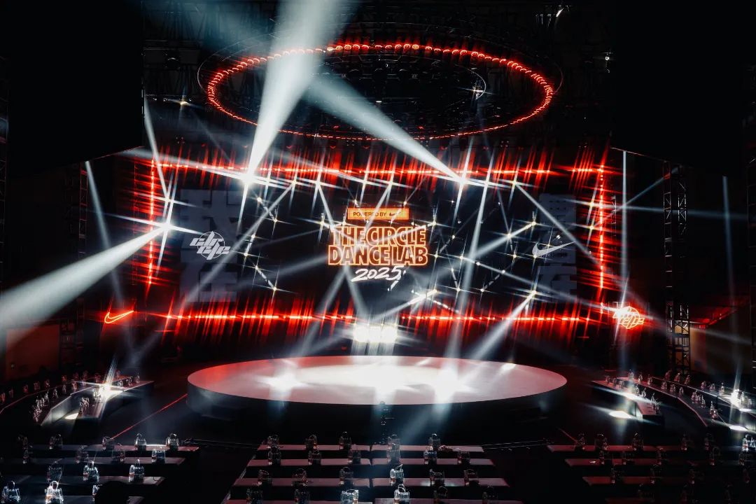 包含TOP世界街舞全球总决赛落幕线上赛延续精彩的词条