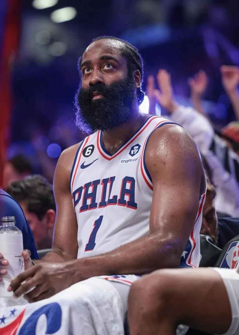 落叶归根！利拉德3年4200万美元重返开拓者的简单介绍