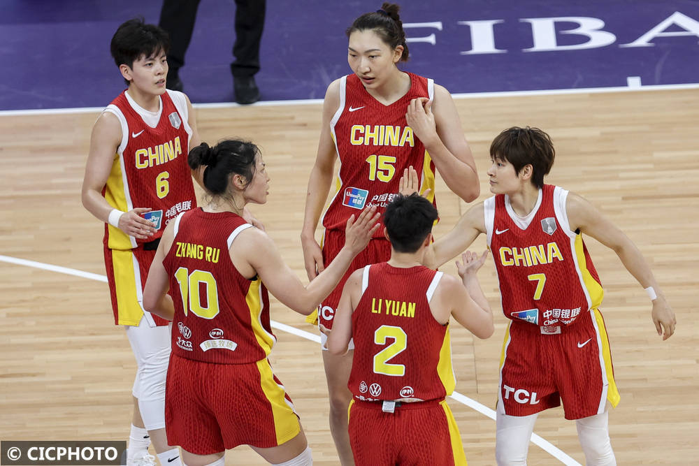 包含完成双杀！中国女篮分别在亚洲杯小组赛和淘汰赛双杀韩国队的词条