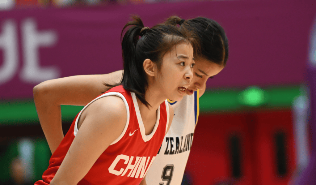 包含完成双杀！中国女篮分别在亚洲杯小组赛和淘汰赛双杀韩国队的词条