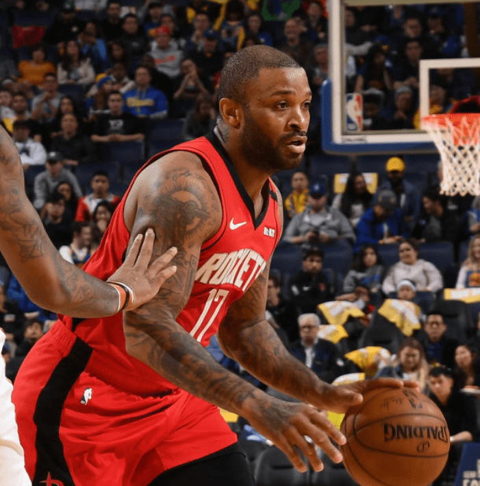 关于浙江官宣续约外援约克季后赛场均26+6.7+6.7的信息