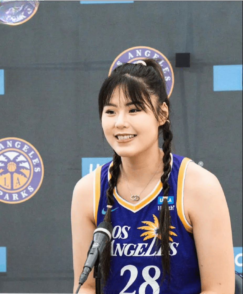 包含李月汝5中4得8分7板WNBA飞翼胜卫冕冠军自由人的词条