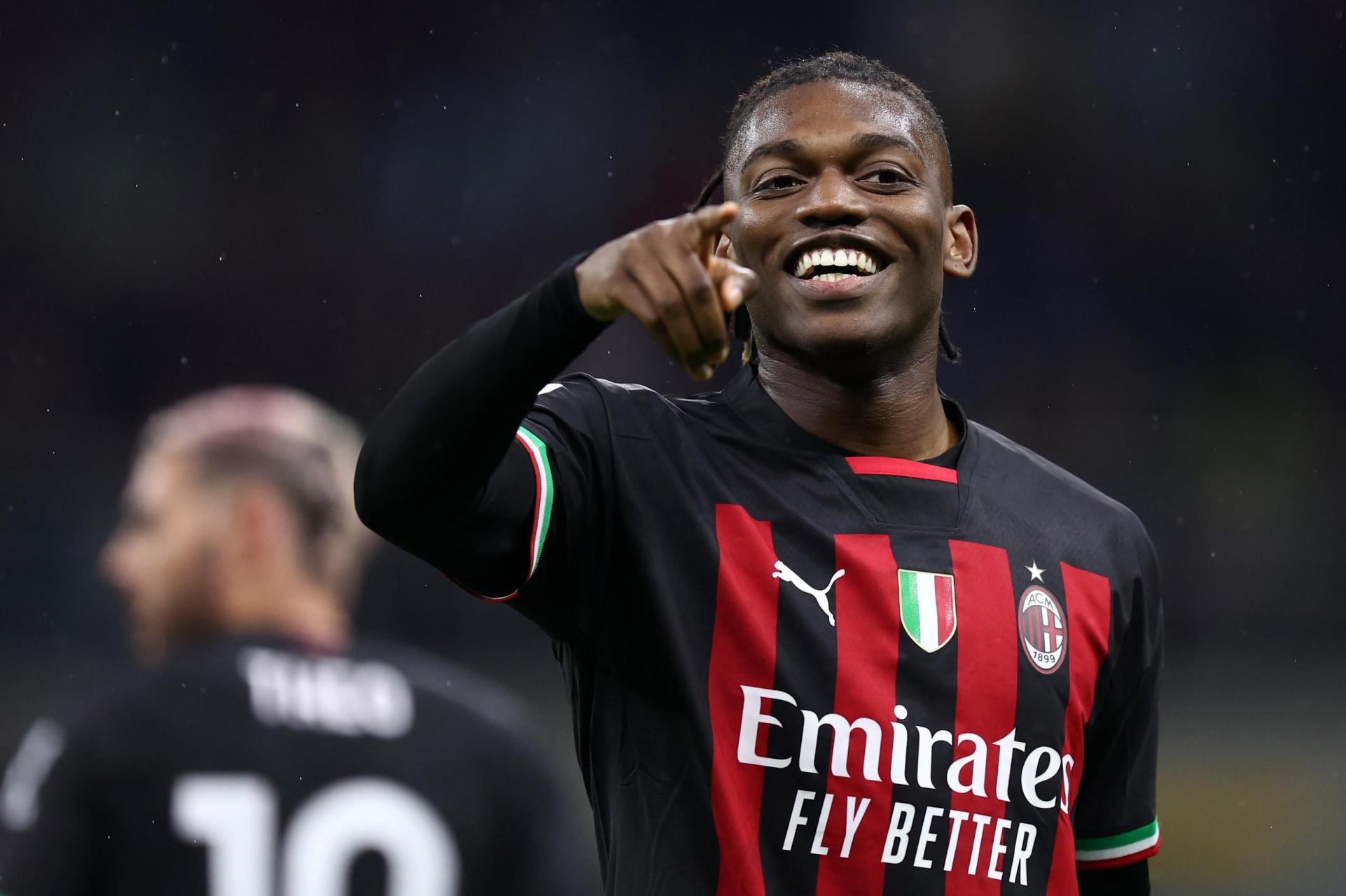 米兰无意出售莱奥，将其视为俱乐部项目不可或缺的支柱的简单介绍