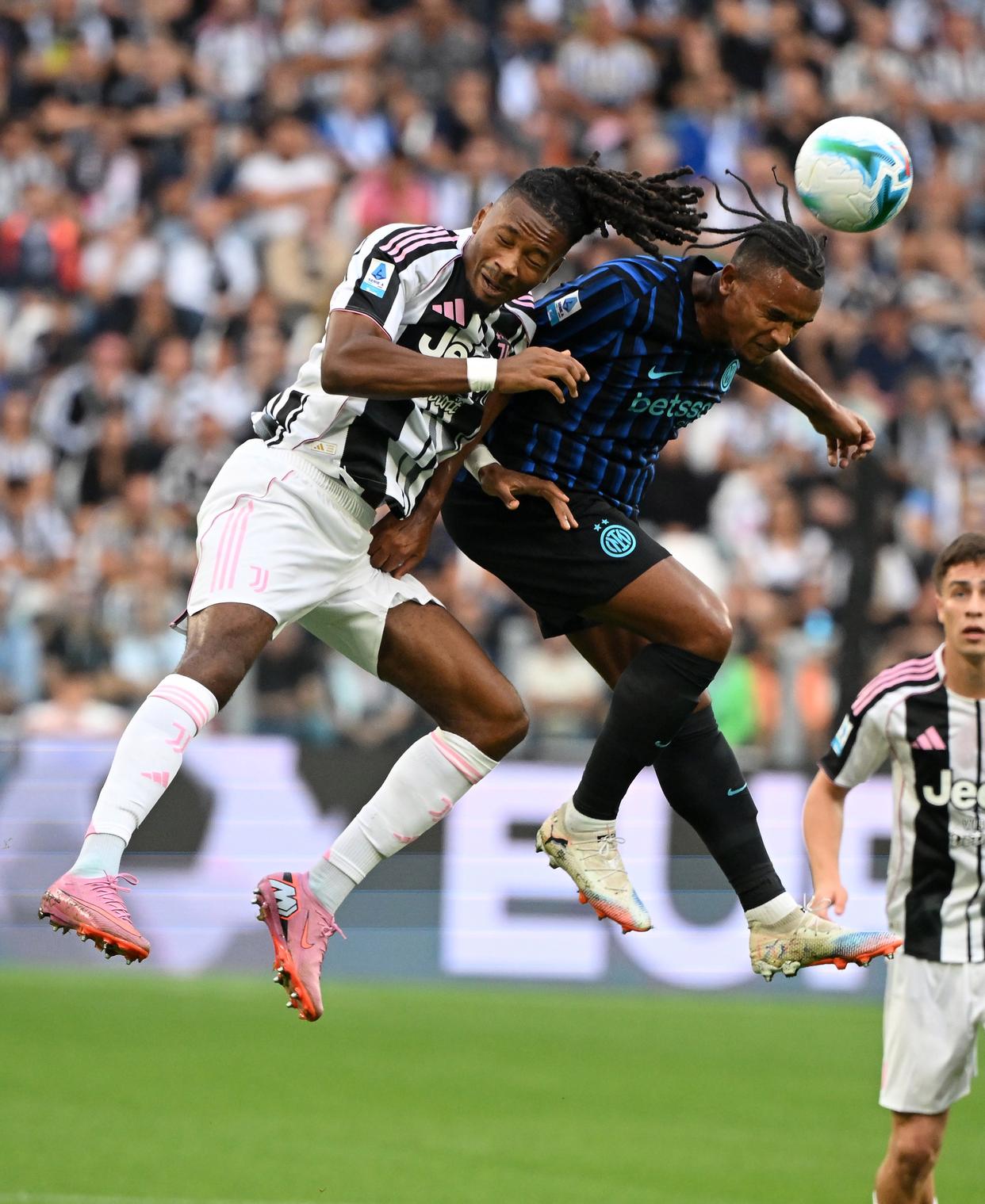 关于2-0后！尤文搅局意甲：3连胜进前三+差国米1分，4大强队争冠的信息