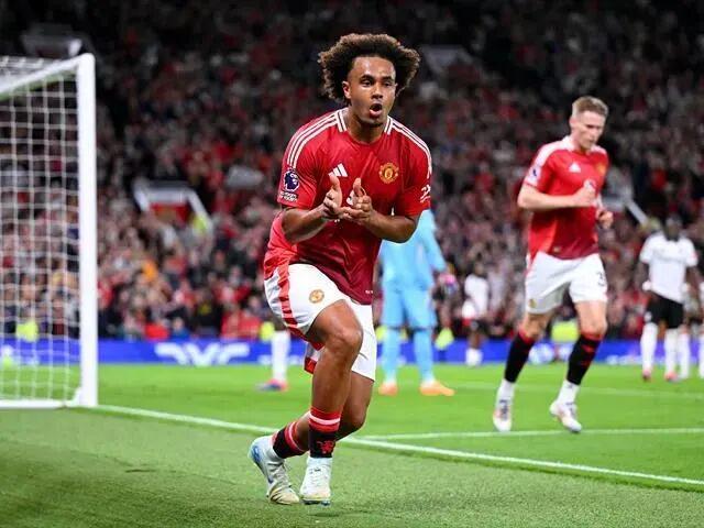 包含大中锋买错了？曼联新三叉戟只有他不可靠，名宿直言他不优秀的词条