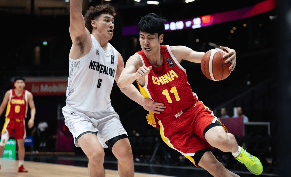 包含曲绍斌：国青男篮暴露了差距、展现了潜力的词条