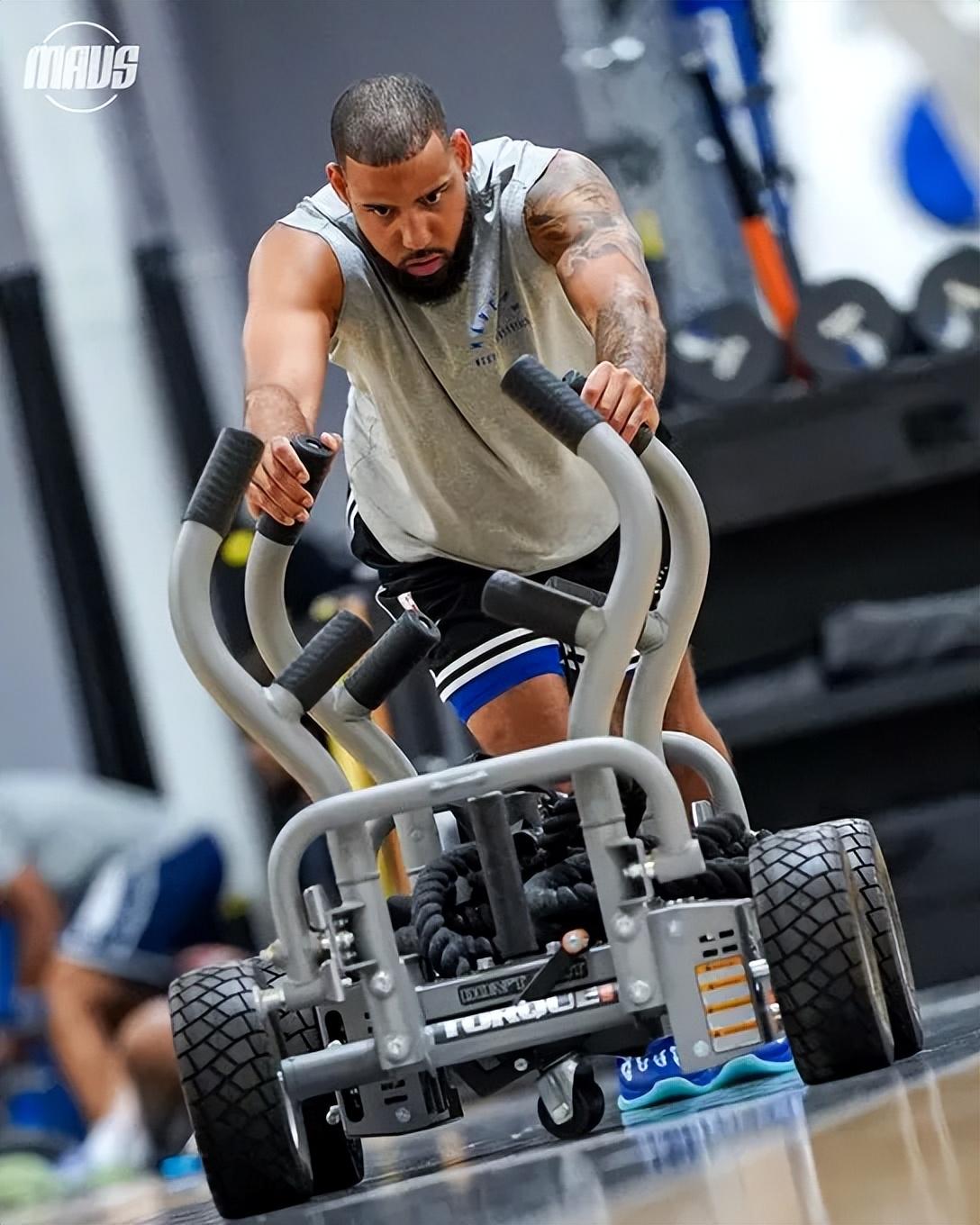 持球进攻能力依然有限，独行侠后场新星的进步幅度并不明显？的简单介绍