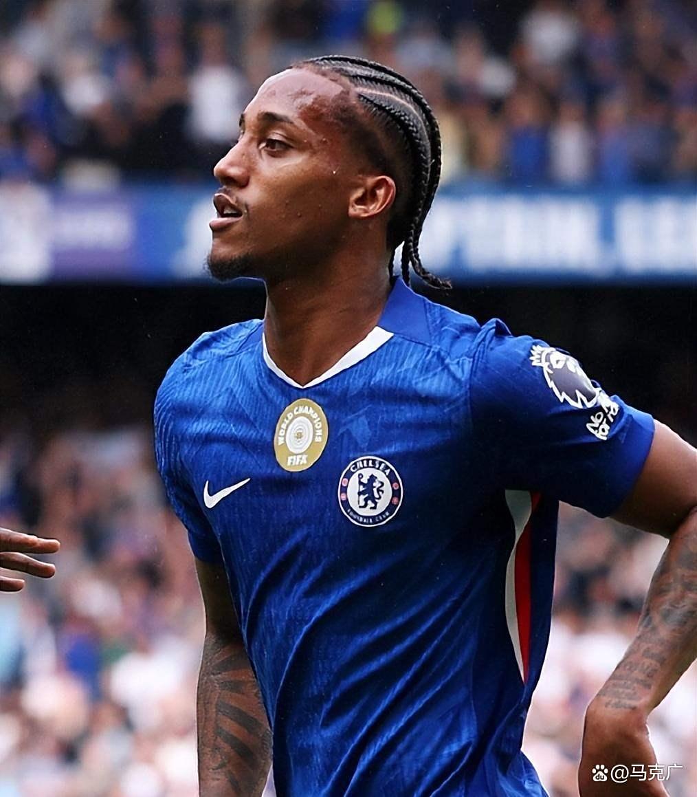 关于切尔西打造典礼三中场，恩佐成为史上第一人，有望取代阿森纳的信息