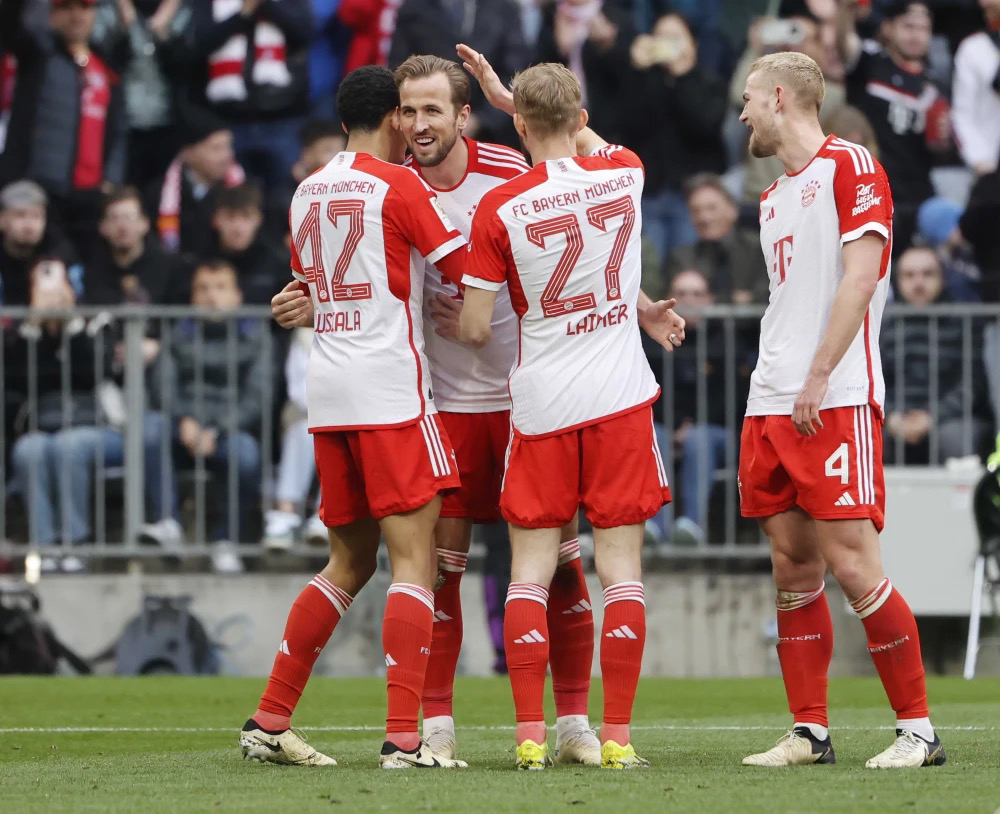 拜仁慕尼黑横扫德甲2025赛季：百球轰炸彰显无可匹敌的霸主地位的简单介绍