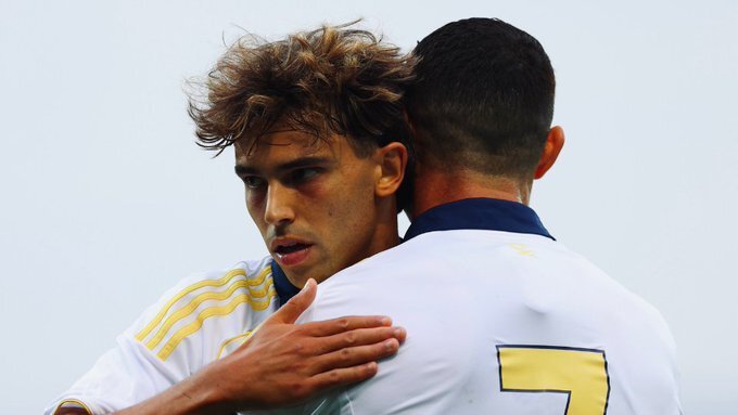 包含前新月主帅热苏斯执教利雅得胜利直言想帮助C罗赢的词条