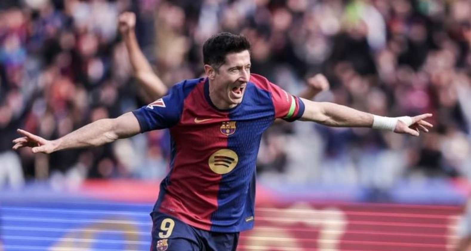 关于莱万：和巴萨续约不是薪水减半的问题，我还没确定未来的方向的信息