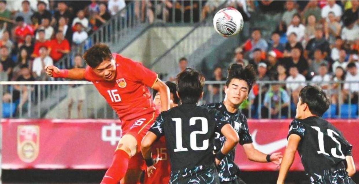 包含东亚杯-黄政宇首球国足两中门框1-0中国香港获季军的词条