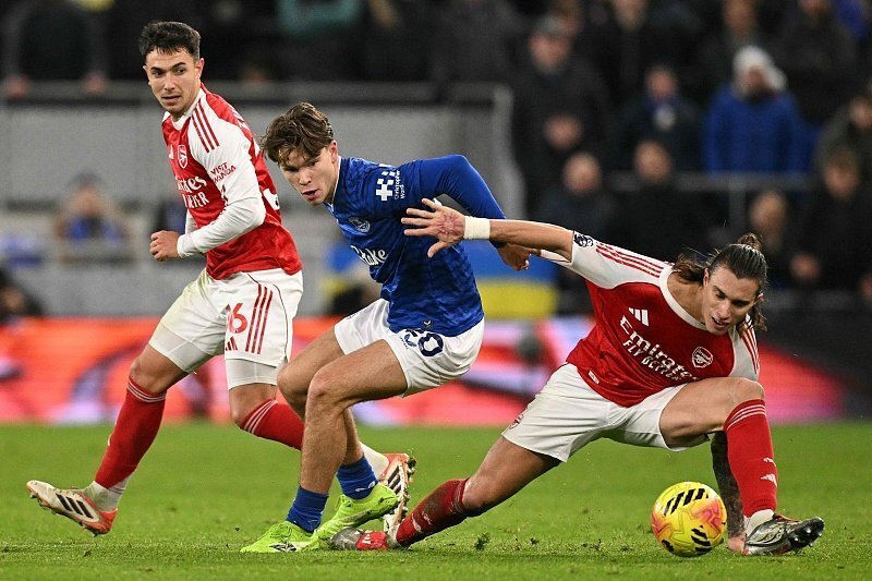 关于热身赛-哲凯赖什首秀阿森纳遭吊射0-1热刺的信息