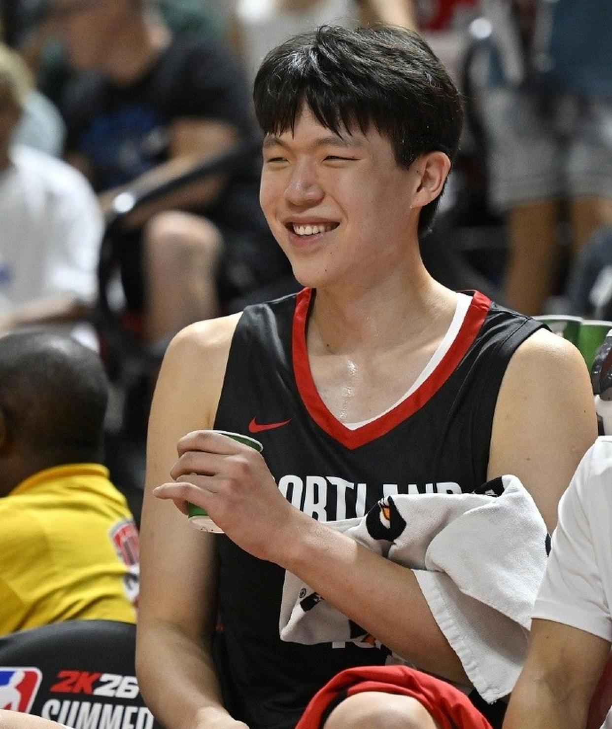 杨瀚森把体能练好,第一个赛季不会弱于同期约基奇的简单介绍 杨瀚森把体能练好,第一个赛季不会弱于同期约基奇的简单介绍