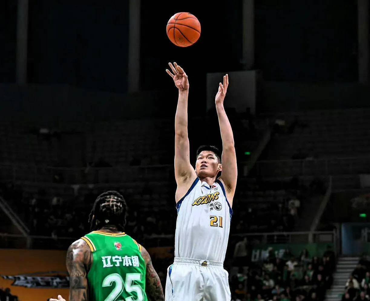 胡金秋16+6雷蒙12分中国男篮27失误险胜波黑！的简单介绍