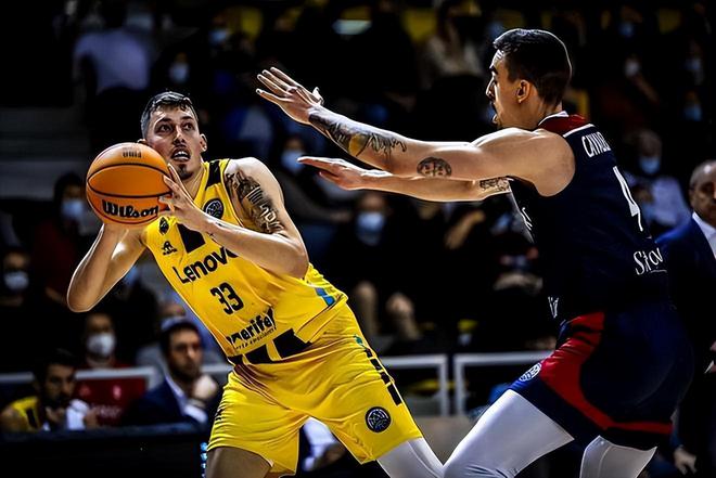 包含184分！广厦签下意甲锋卫摇摆人，巴里布朗续约僵局的词条