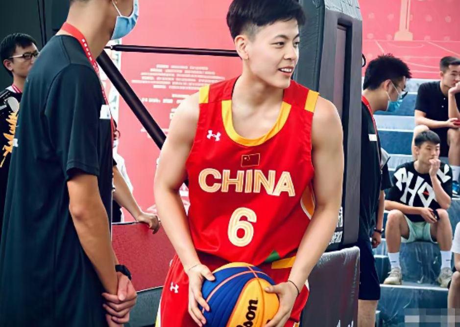 关于杨舒予出战36分钟，投篮12中6得到19分1篮板4助攻1盖帽的信息