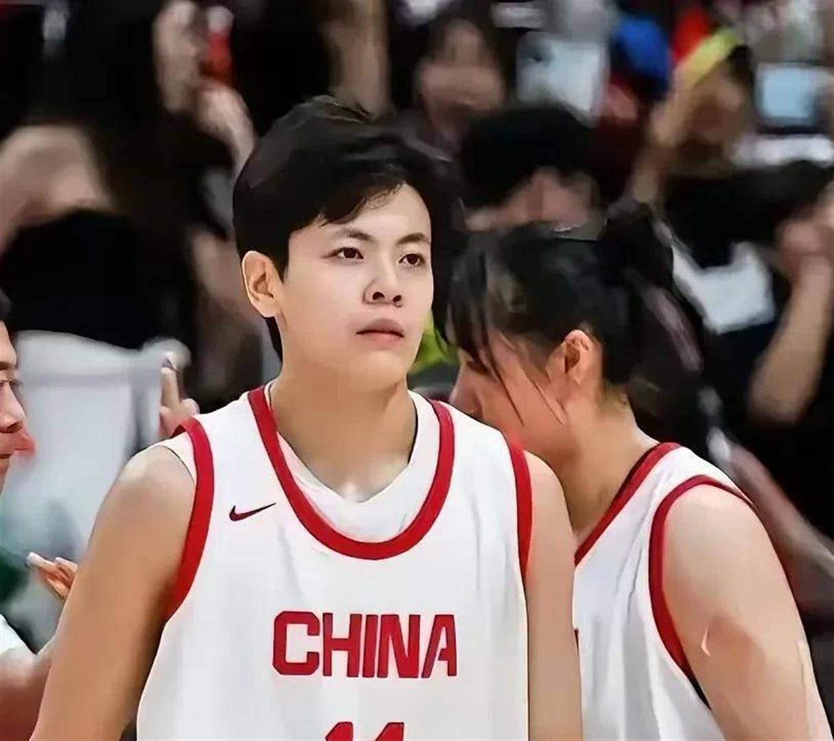 关于杨舒予出战36分钟，投篮12中6得到19分1篮板4助攻1盖帽的信息