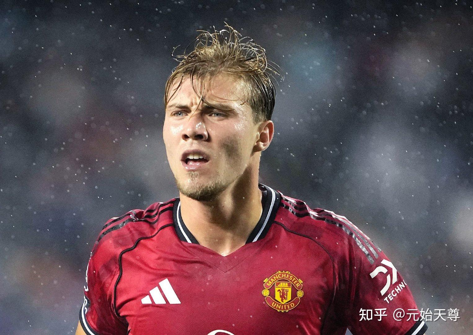 塞斯科降低对曼联的薪资要求，转会费将肯定达到8500万欧的简单介绍