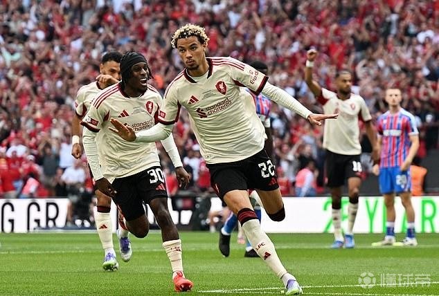 埃基蒂克正在前往利物浦的路上，即将接受的简单介绍