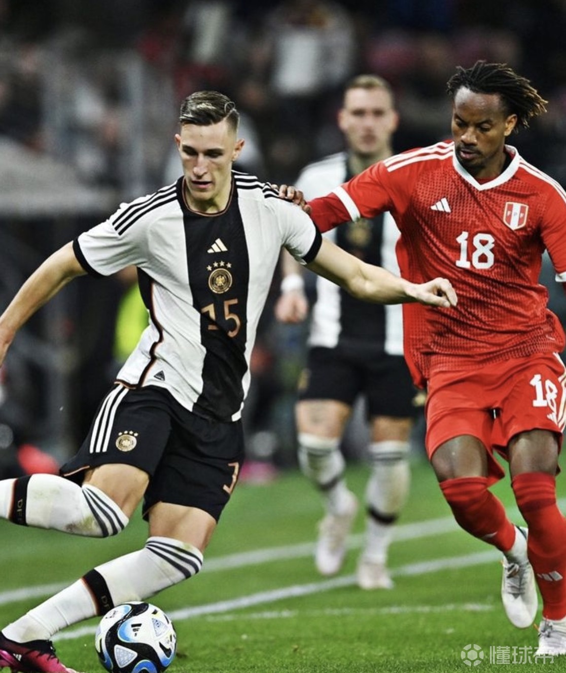 图片报：多特对施洛特贝克的预期价格为至少7000的简单介绍