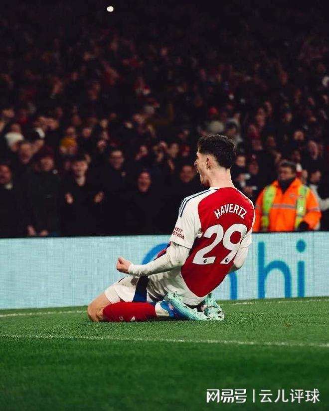 包含观战台：阿森纳苦战维拉+曼城欲收渔翁之利的词条