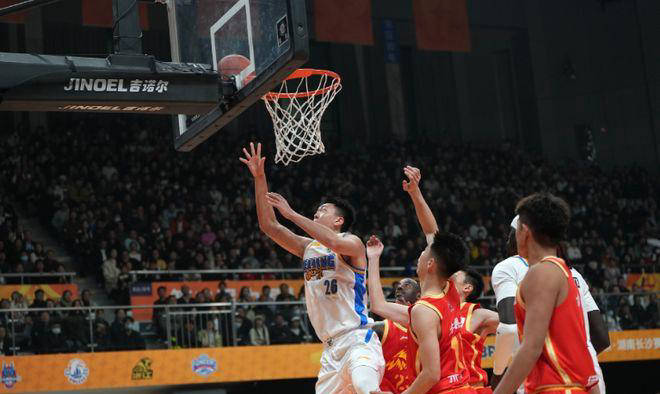 关于许利民详解主场惜败广厦：暴露多方面问题，球队没遇到过这么大的困难的信息