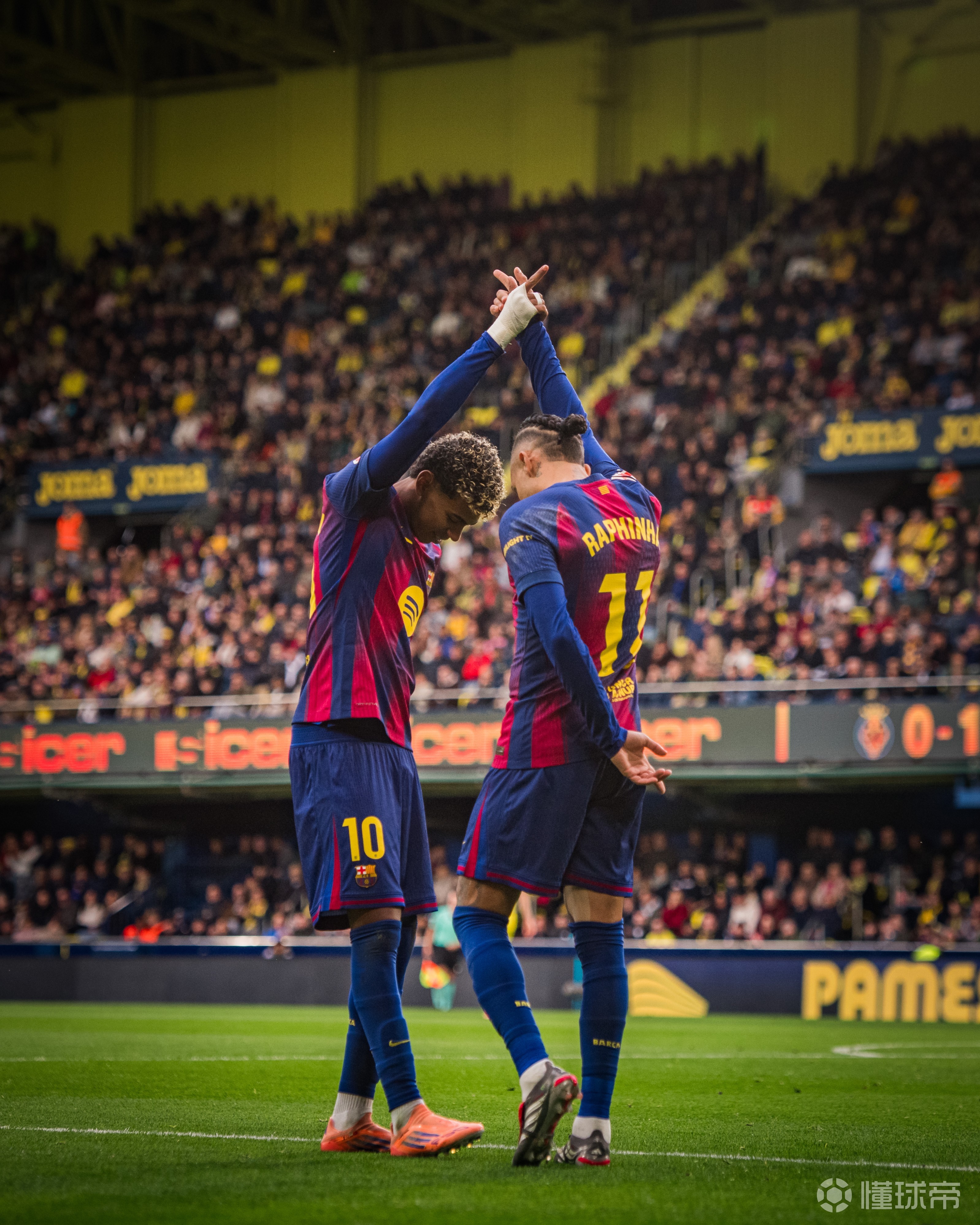 包含89%巴萨会员给球队打出优秀分，弗里克平的词条