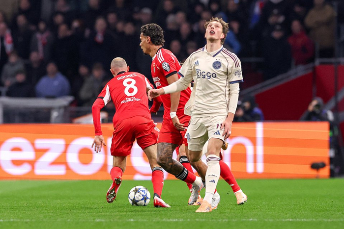 惨烈意甲？17轮后5大豪门争冠！前5名差4分，2冠王陨落+仅1胜垫底的简单介绍