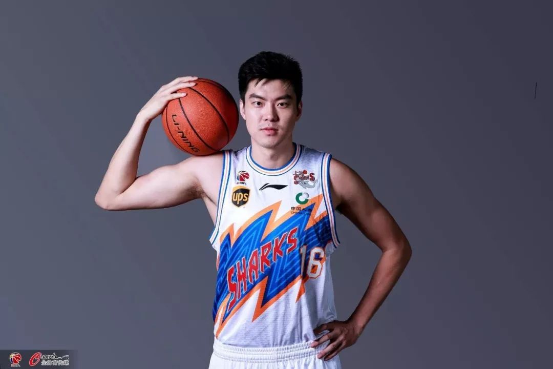 刘炜：这场比赛非常不容易，大家要多沟通、多鼓励的简单介绍