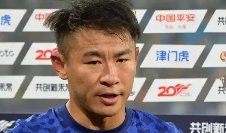 申花官方：38岁于汉超正式退役结束20年职业足球生涯的简单介绍