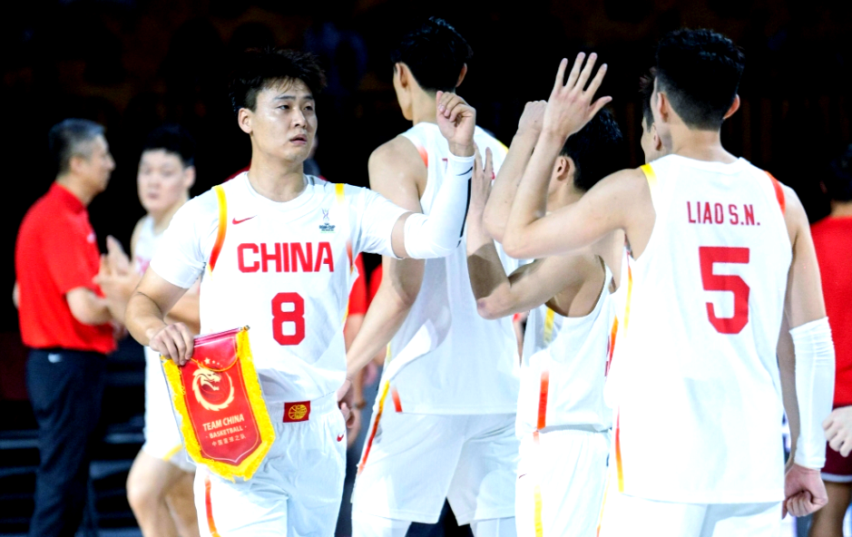 关于中国男篮14人前往沙特备战亚洲杯周琦杨瀚森缺阵的信息