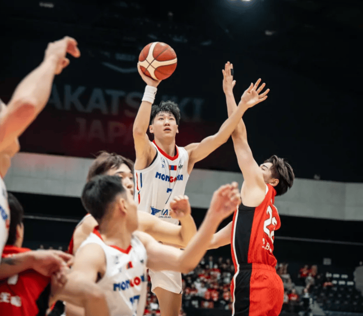 田中心全场出战29分钟20中7，三分8中3得到21分6板9助攻的简单介绍