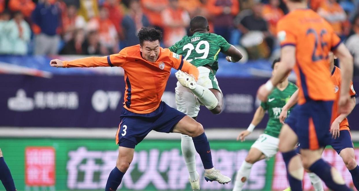 关于换帅+人员流失！青岛海牛、武汉三镇保级调整，新赛季能突围？的信息