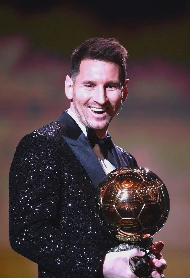 斯内德谈2010年金球奖：梅西是当年的世界最佳，的简单介绍