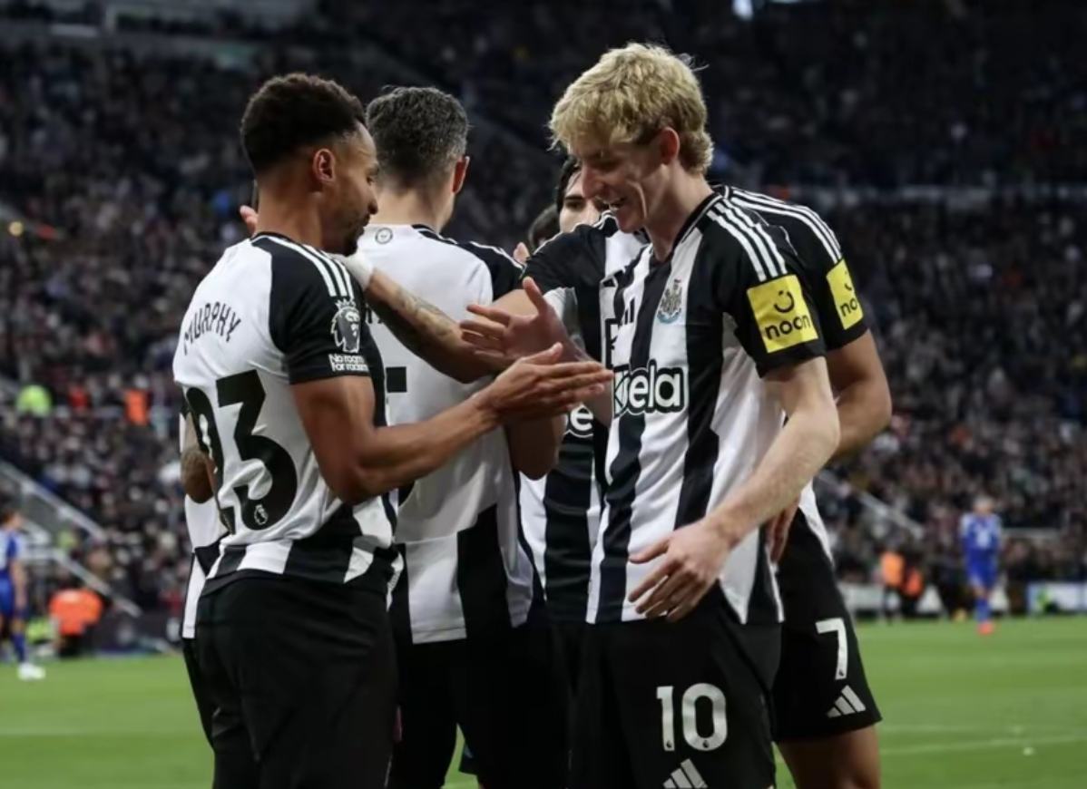 包含西蒙斯将参加球队训练，切尔西、拜仁都没接触莱比锡的词条